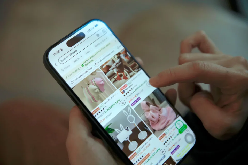 Khu vực trưng bày điện thoại